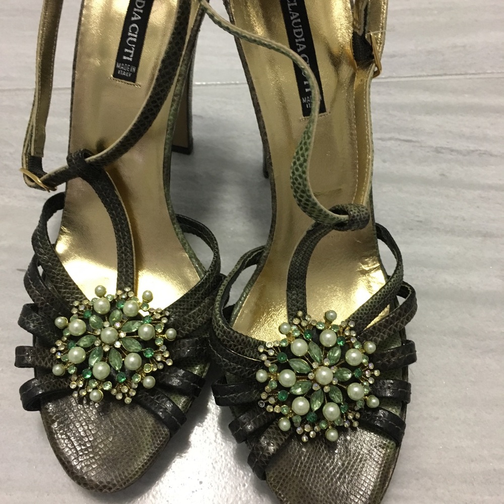 Claudia Ciuti green T strap sandal made in Italy